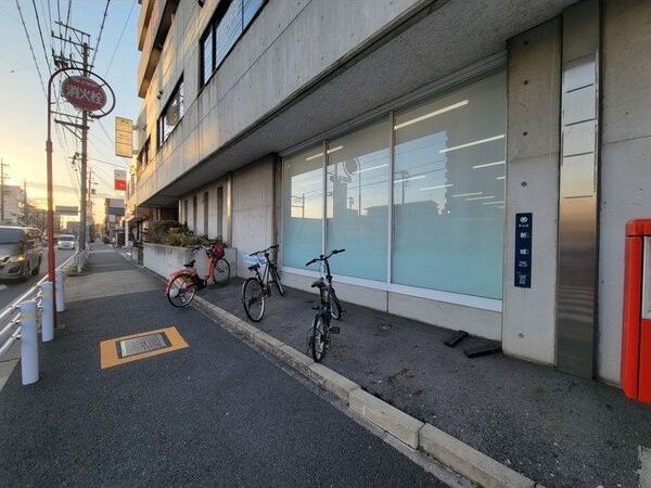 近くに施設あり