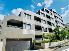 アパートメンツ東山の外観画像