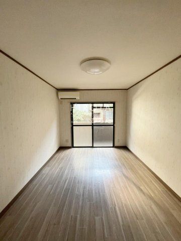 ファミリーマート/小倉真鶴店 (205m)