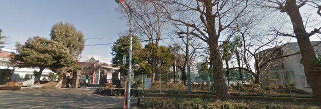 中学校「三島市立北中学校まで911m」