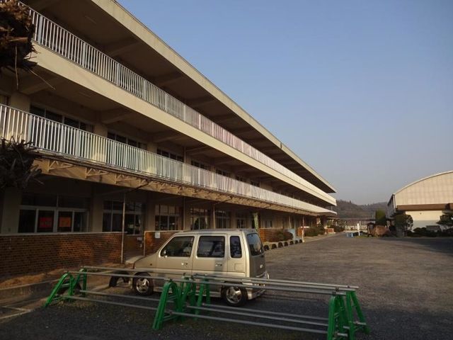 近くに施設あり