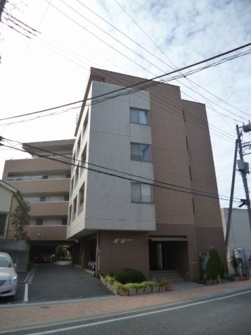 ルペール・ネコザネの外観画像
