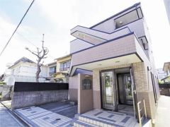 クレセール・タカミの外観画像
