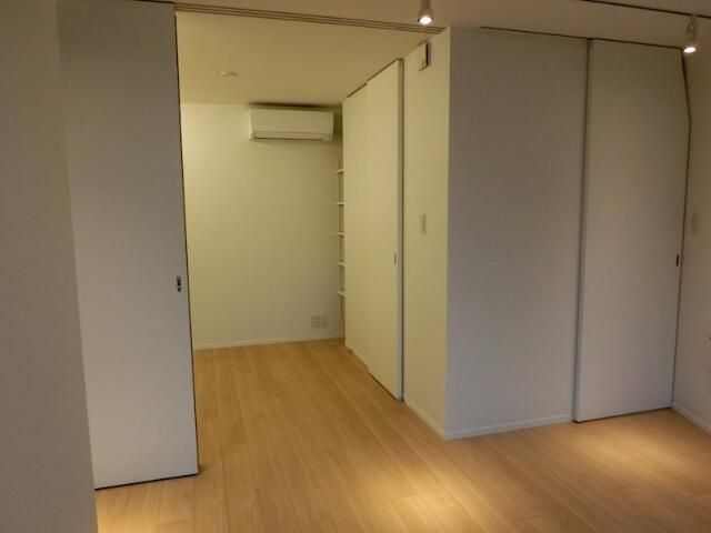 ベッドルーム