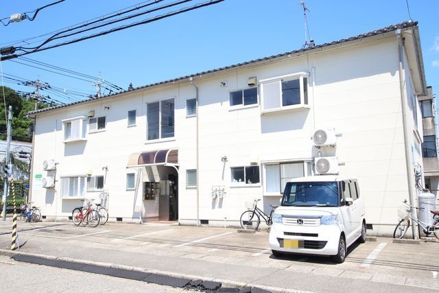 ジュネスくれない2の外観画像