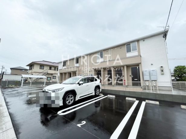 折尾東小学校(450m)