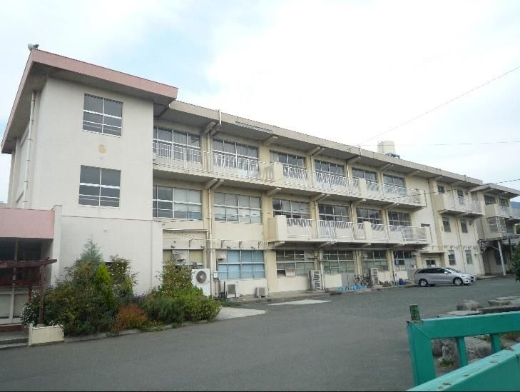 城南中学校(800m)