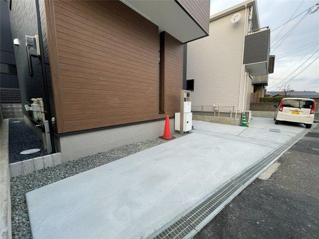 塔野簡易郵便局 (260m)