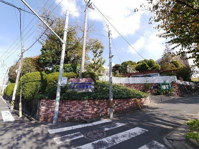 西南女学院大学短期大学部附属シオン山幼稚園(580m)
