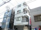 KMビルの外観