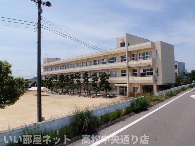 丸亀市立城東小学校まで650m
