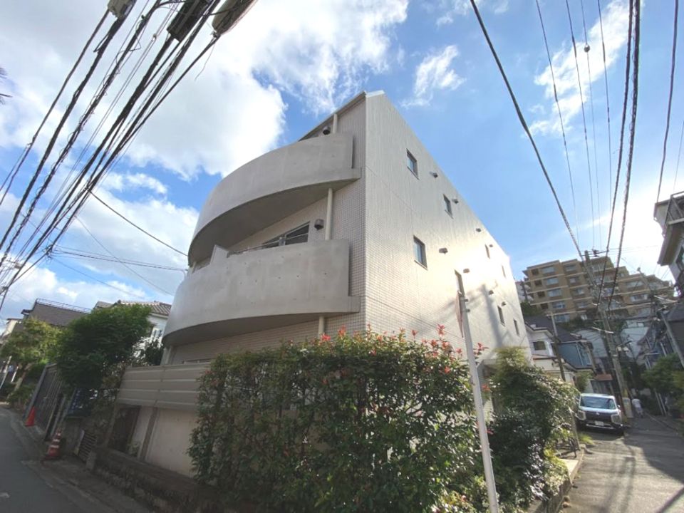 フラットワンの外観画像