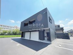 ラグナ・セカGarageIV B棟の外観画像