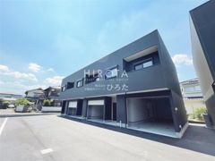 ラグナ・セカGarageIV C棟の外観画像