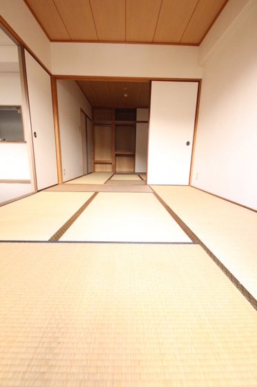 ベッドルーム