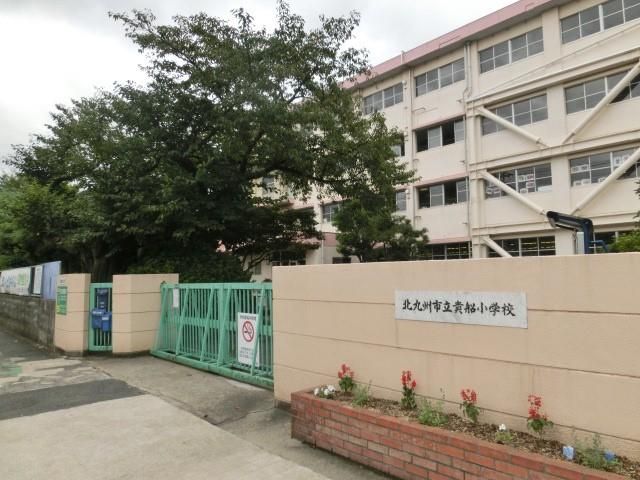 貴船小学校(360m)