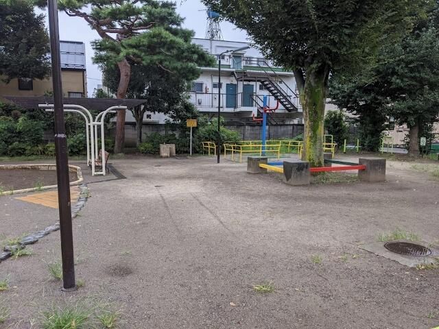近くに施設あり