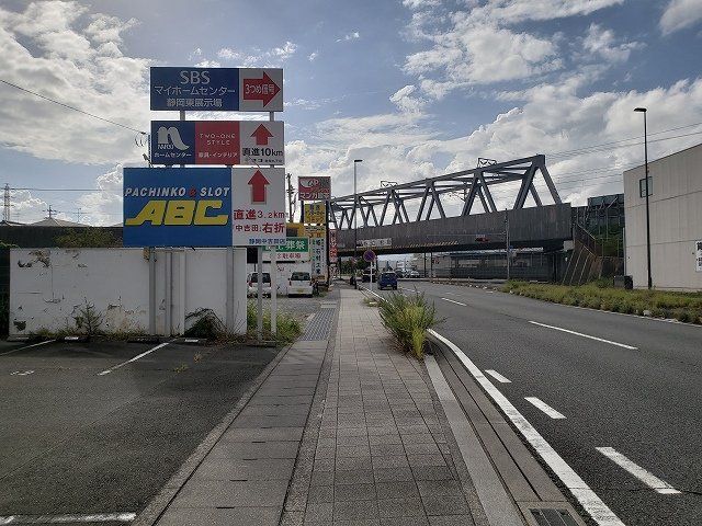 近くに施設あり