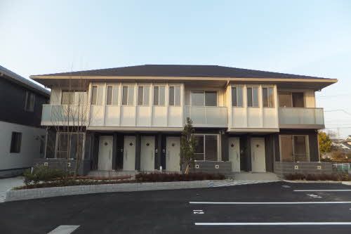 カレラガーデン B棟の外観画像