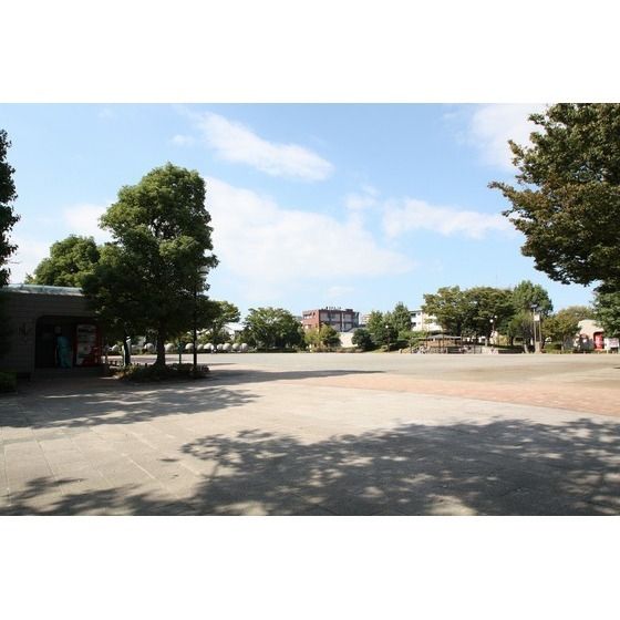 公園「厚木市中央公園まで1263m」