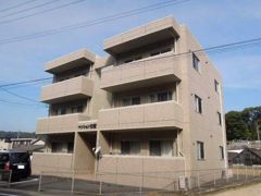 マンション白壁の外観画像