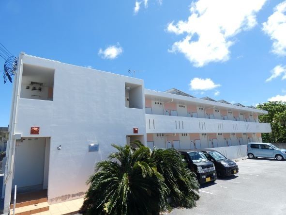 レオパレスシーサイドN与那原の外観画像