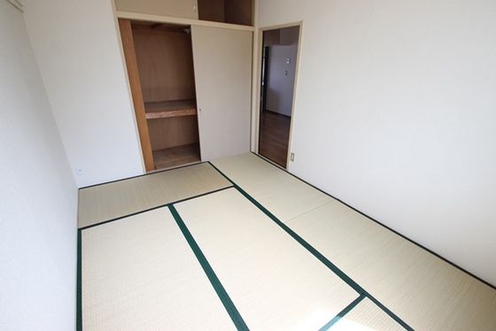 ベッドルーム