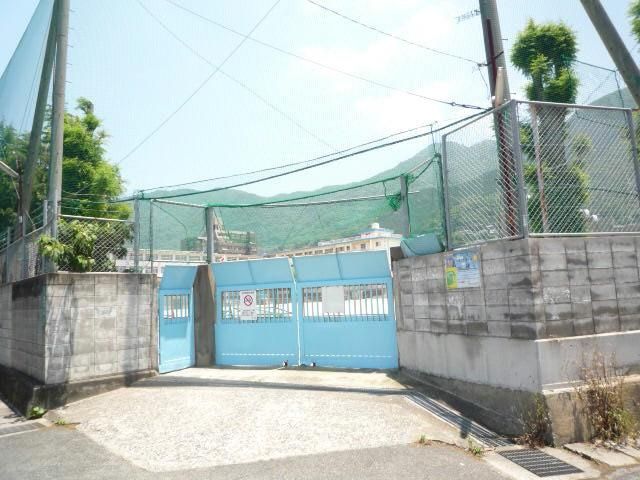 霧丘中学校(640m)