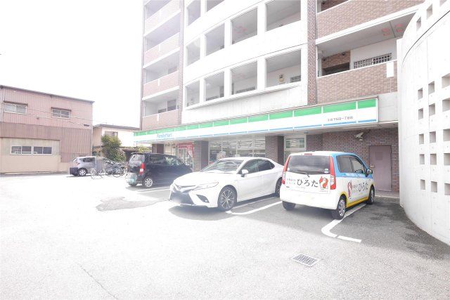 ファミリーマート 小倉下石田一丁目店(540m)