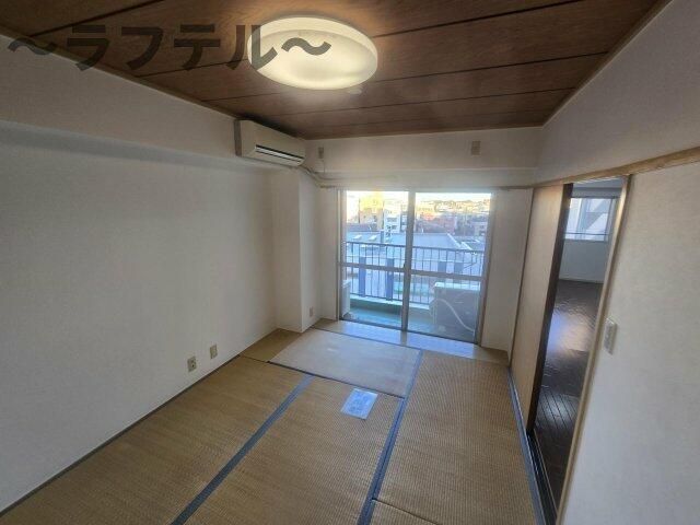 ベッドルーム
