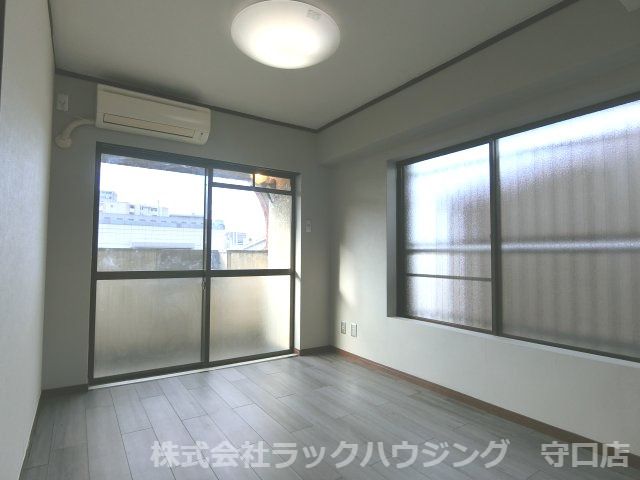 ベッドルーム