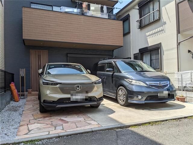 新座市東3丁目ガレージ付戸建ての外観画像