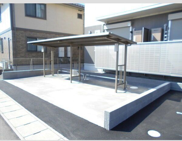 近くに施設あり