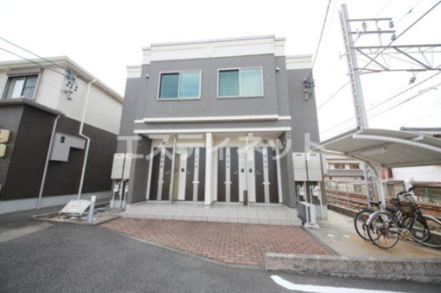 ロイヤルハイツ四方田Cの外観画像