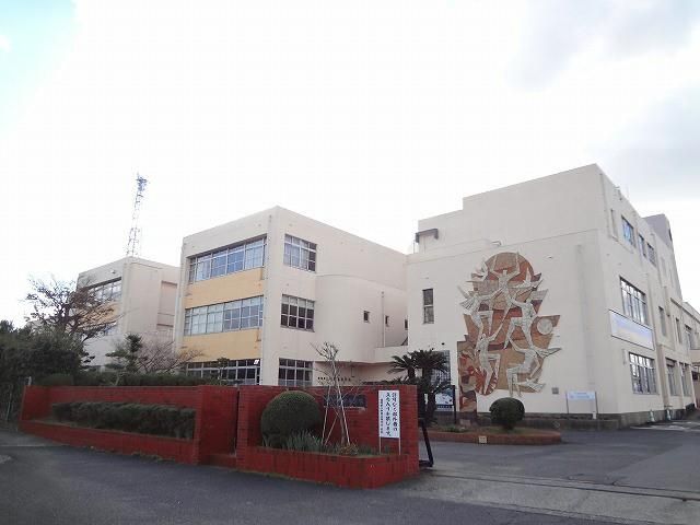 中間高校(790m)