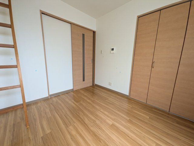 ベッドルーム