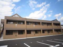 クレストール（直方）の外観画像