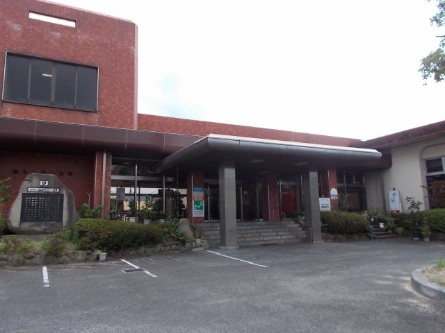 福山卸町センター簡易郵便局まで400m