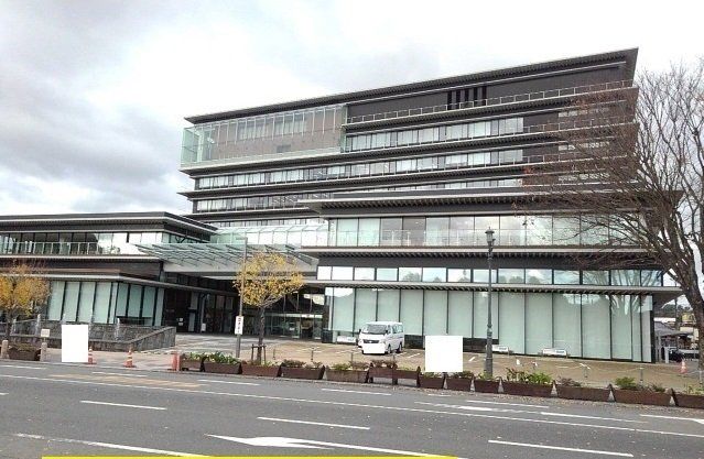 延岡市役所まで1300m