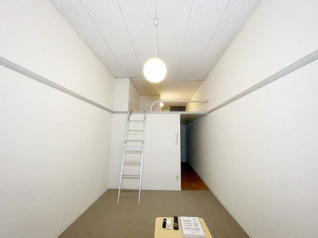 ベッドルーム