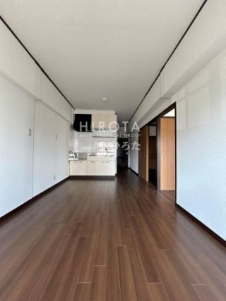 スーパーセンタートライアル石田店(170m)