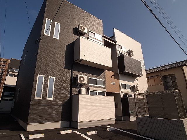 アンピオ姪浜八番館の外観画像