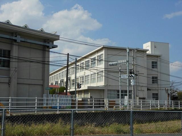 遠賀町立浅木小学校(1910m)