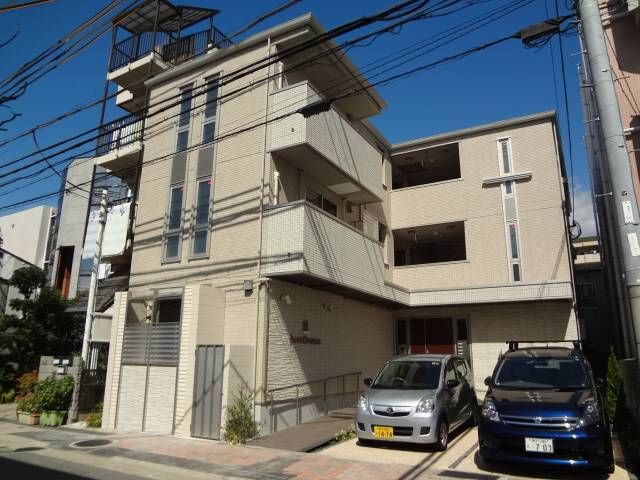 アルファオメガの外観画像