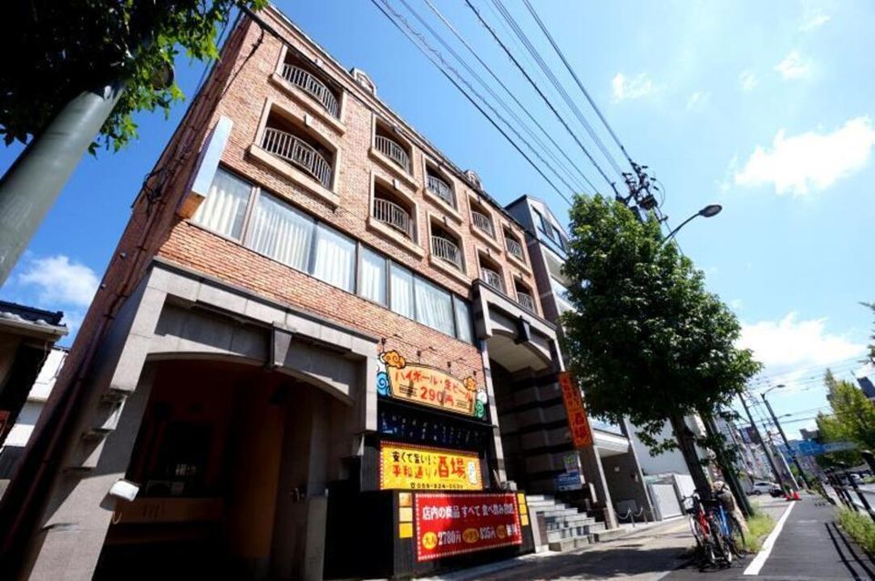 千鶴興産ビルの外観画像