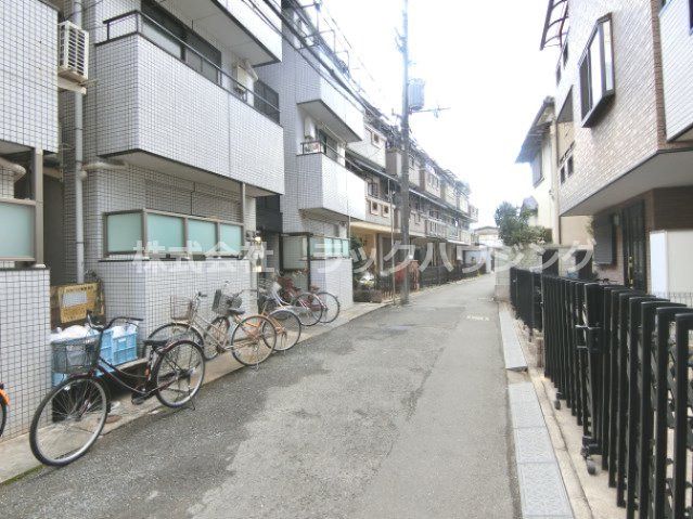 近くに施設あり