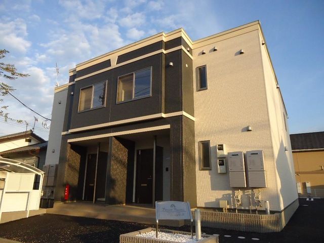 フォレスト イズミの外観画像