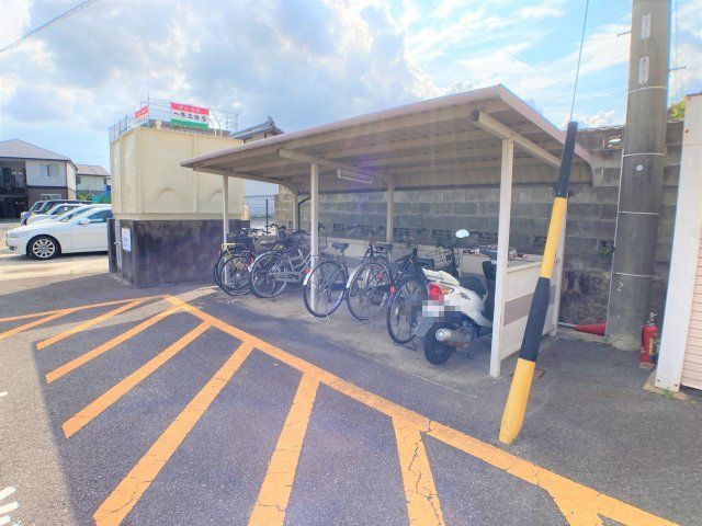 近くに施設あり