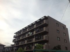 パインクレスト3号館の外観画像