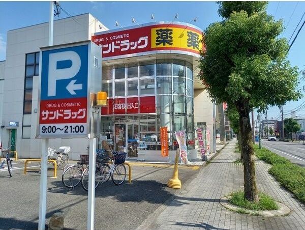 近くに施設あり